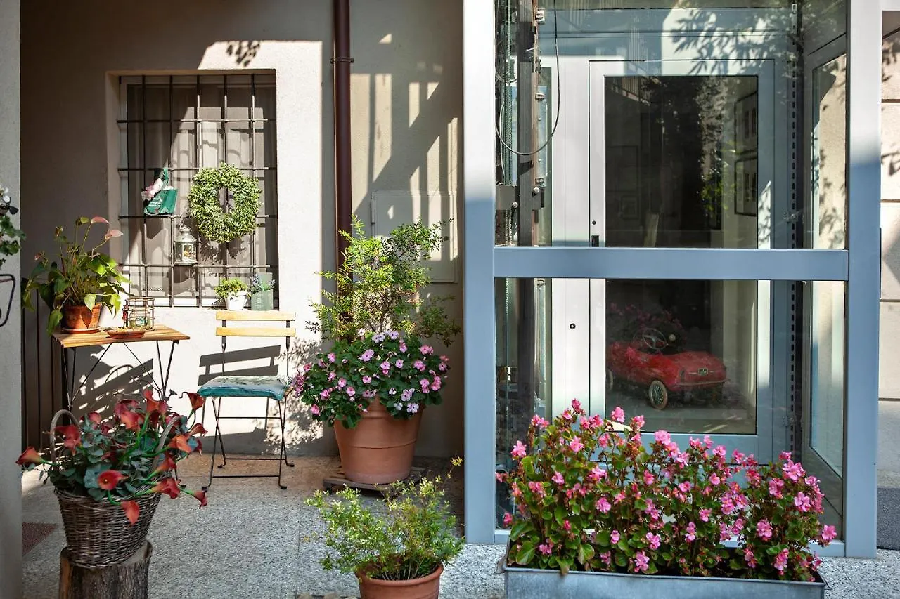Locanda San Bernardo Vigevano 2*,  Italia